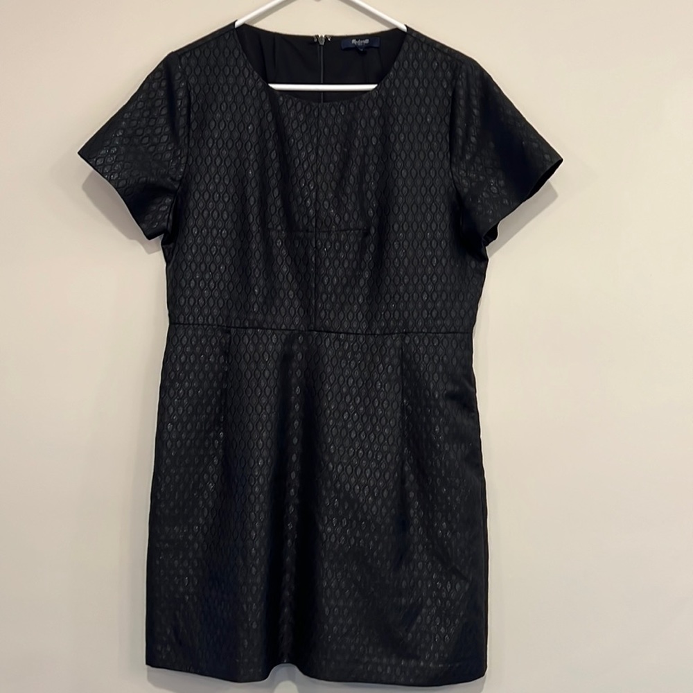 Shift dress with pockets